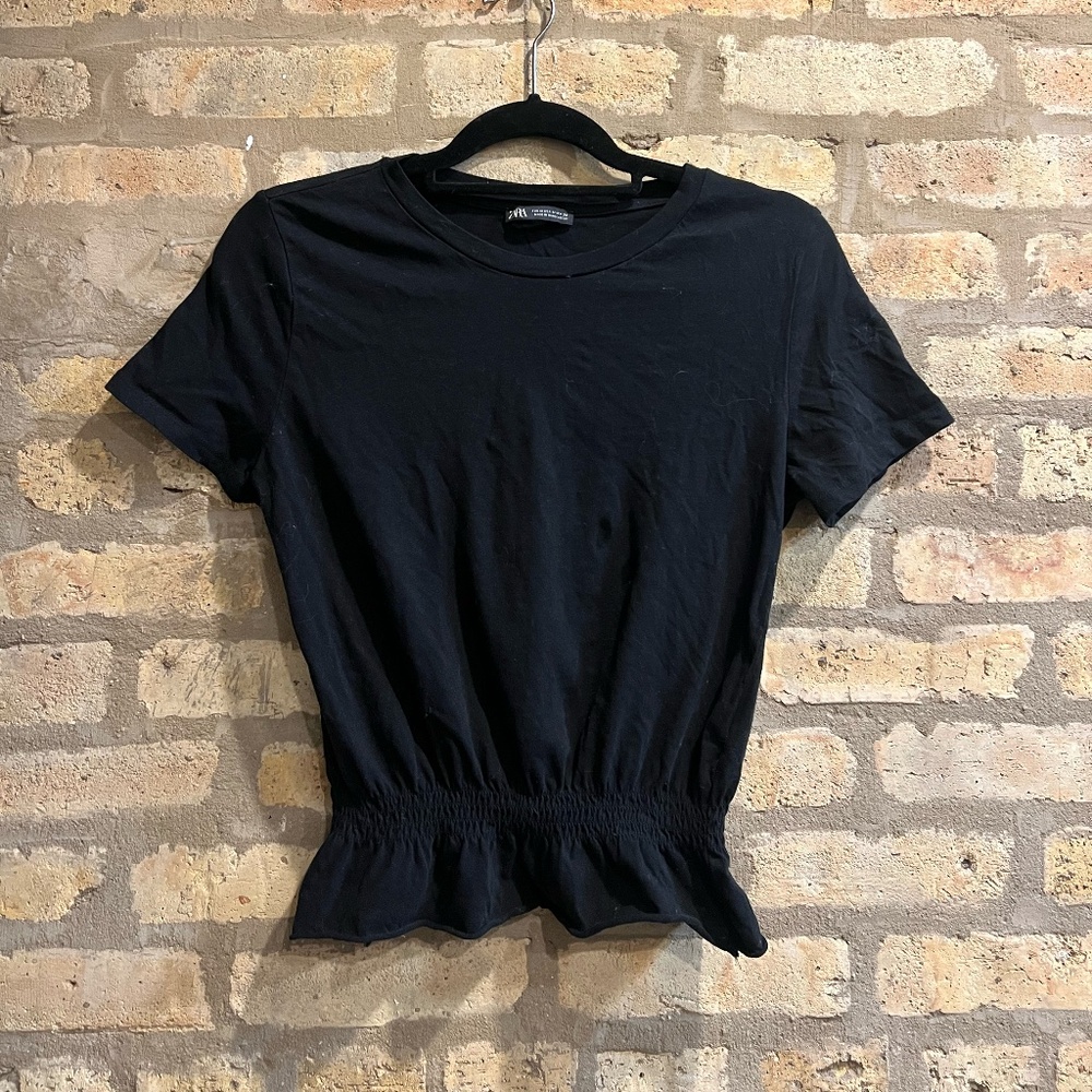 Chic Black Ruffle Hem Tee - Zara (Size Medium)